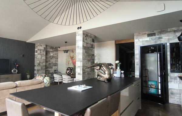 VALENCE. LE QUARTIER CHATAUVERT. MAISON DE FAMILLE. 280M2HAB. MODULABLE. PISCINE . GARAGE. SUD.