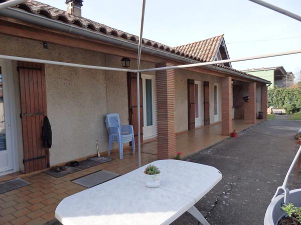 Maison de plain-pied, 2 chambres, sur terrain de 3936m² à Marmande