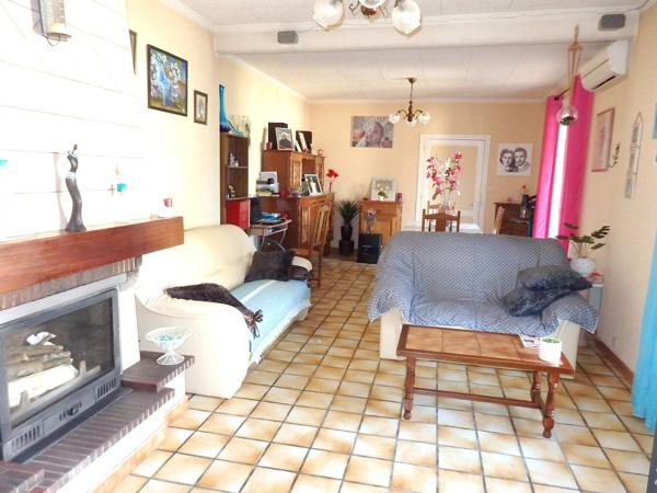 Maison de plain-pied, 2 chambres, sur terrain de 3936m² à Marmande