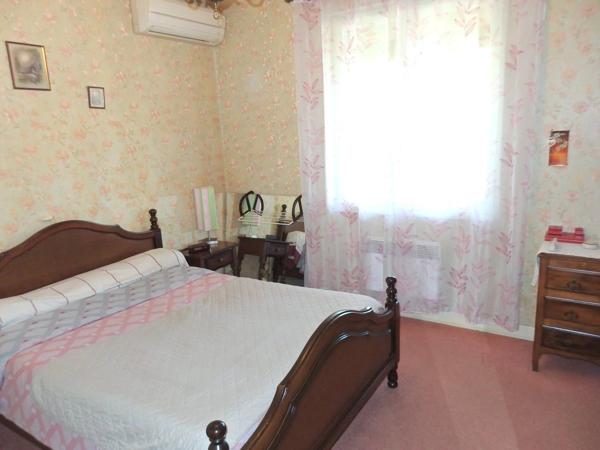 Maison de plain-pied, 2 chambres, sur terrain de 3936m² à Marmande