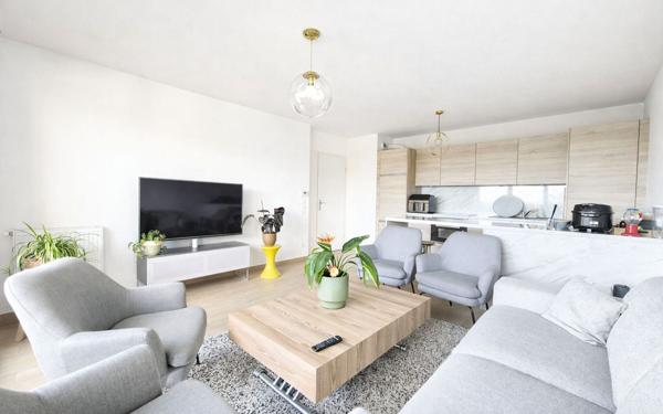 Appartement à vendre    3 pièces • 58 m2 Crécy-la-Chapelle