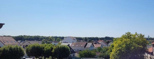 Vente                                                      Appartement
                        
                     3 pièces                      51 m2                     à Quincy-sous-Sénart
