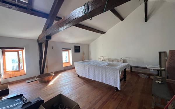 Maison à vendre    5 pièces •  Villeneuve-de-Marsan