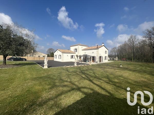 Maison à vendre 8 pièces 286 m² Mouthiers-sur-Boëme