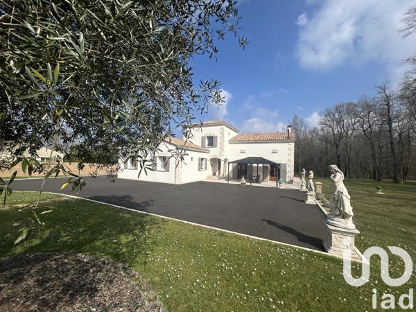 Maison à vendre 8 pièces 286 m² Mouthiers-sur-Boëme