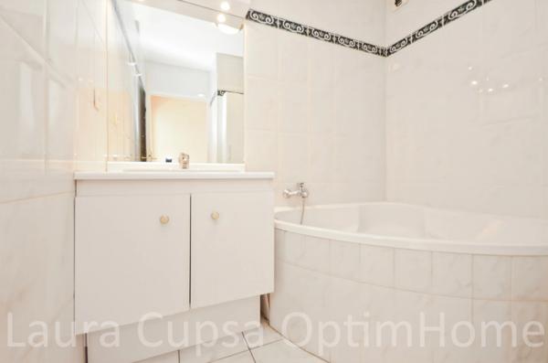 LIVRY GARGAN - 5 PIECES - 122,5 m² - RESIDENCE PIERRE DE TAILLE - ASCENSEUR - 2 BALCONS - DOUBLE BOX