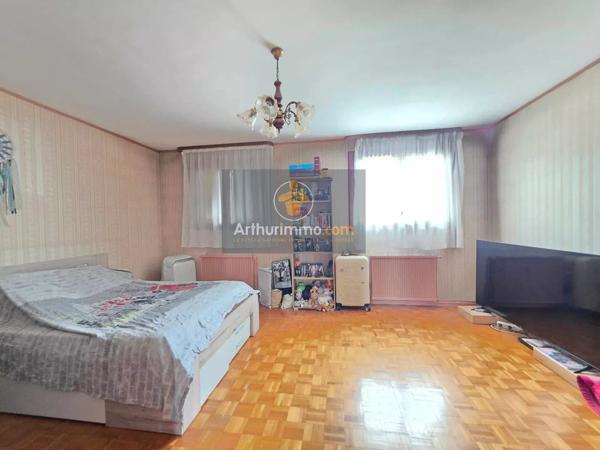 Vente                                                      Maison
                        
                     6 pièces                      140 m2                     à Écouen
