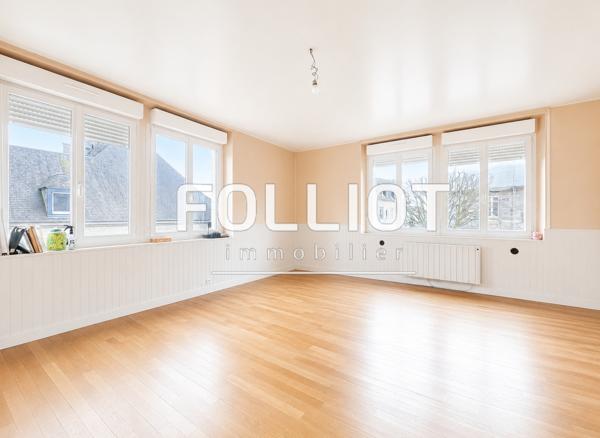 A vendre Ensemble immobilier Saint Hilaire Du Harcouet 9 pièce(s) 324 m2