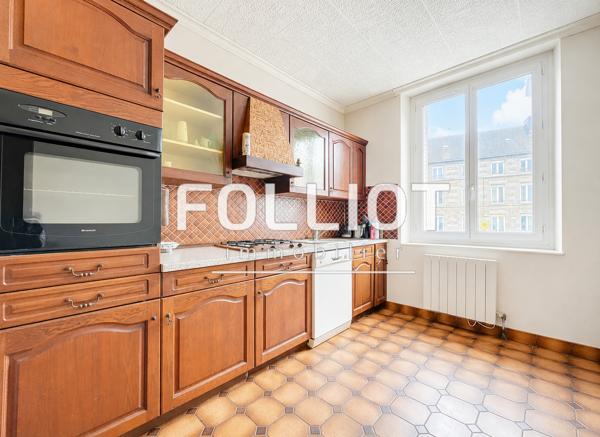 A vendre Ensemble immobilier Saint Hilaire Du Harcouet 9 pièce(s) 324 m2
