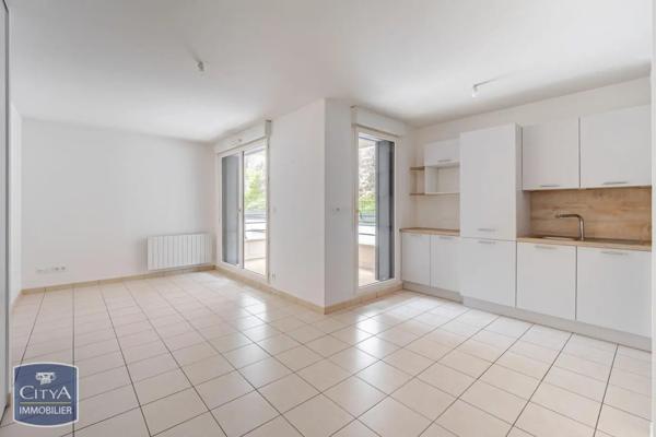 Appartement à louer 2 pièces 45.06m² Tours (37100)