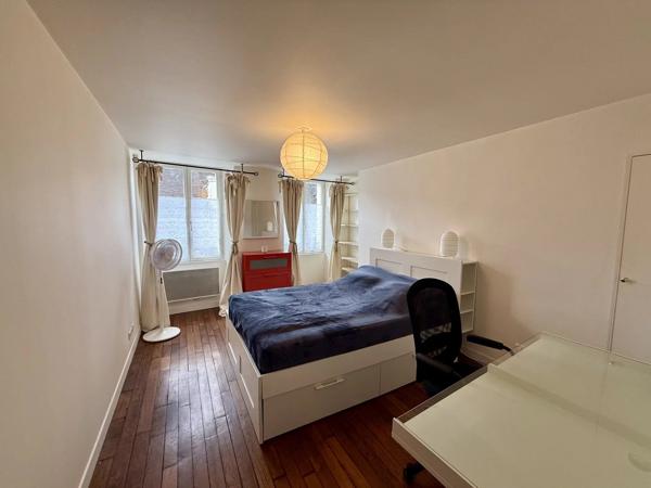 Location                                                      Appartement
                        
                     2 pièces                      47 m2                     à Fontainebleau