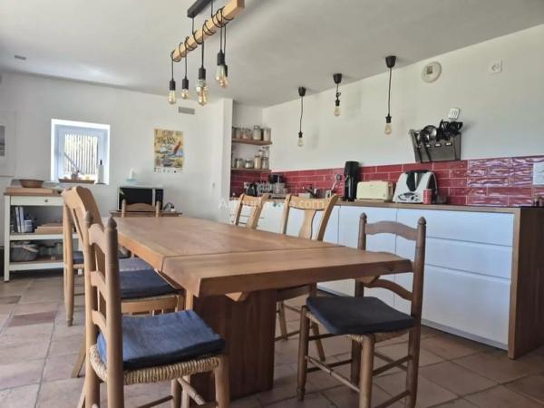 Vente                                                      Maison
                        
                     5 pièces                      94 m2                     à Larmor-Baden