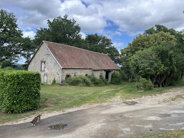 Trois superbes propriétés situées dans leur propre hameau