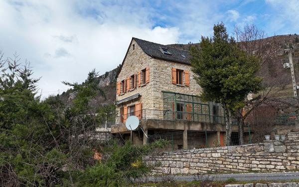 Maison à vendre    5 pièces •  Sainte-Enimie