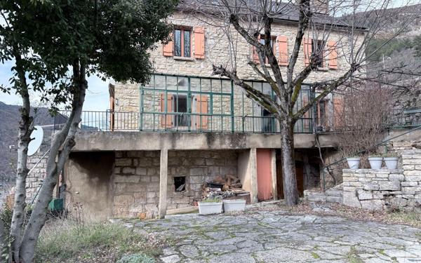 Maison à vendre    5 pièces •  Sainte-Enimie