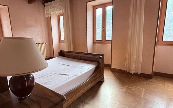 Maison à vendre    5 pièces •  Sainte-Enimie