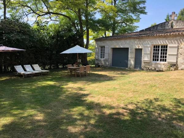 Somptueux château restauré avec maison d’amis et piscine à quelques minutes de Puymirol, Lot et Garonne