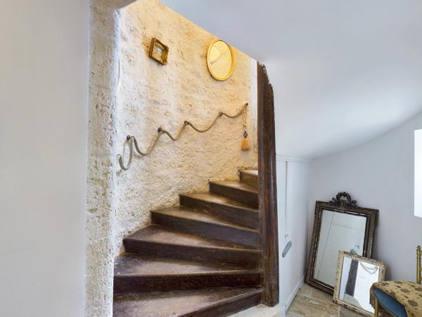 Somptueux château restauré avec maison d’amis et piscine à quelques minutes de Puymirol, Lot et Garonne