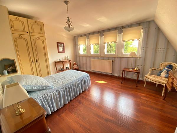 Magnifique maison 194 m²  à KINGERSHEIM - garage 4 voitures - vivable de plain pied - 4 chambres