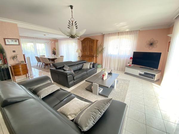 Magnifique maison 194 m²  à KINGERSHEIM - garage 4 voitures - vivable de plain pied - 4 chambres