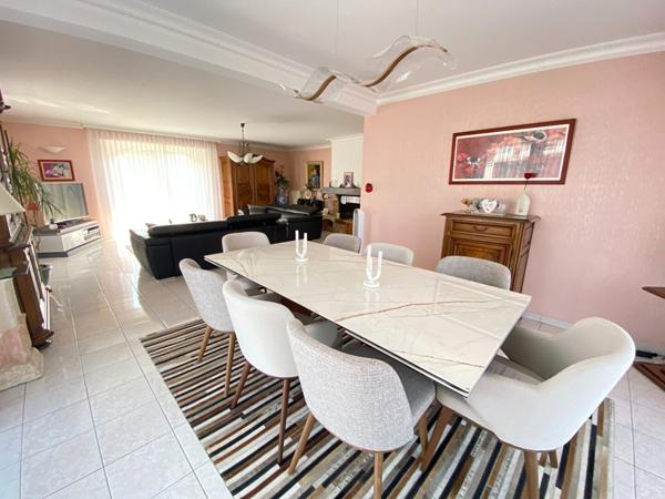 Magnifique maison 194 m²  à KINGERSHEIM - garage 4 voitures - vivable de plain pied - 4 chambres