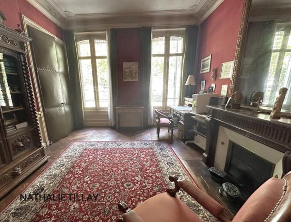 Orleans, centre, a vendre, hôtel particulier 400 m², jardin