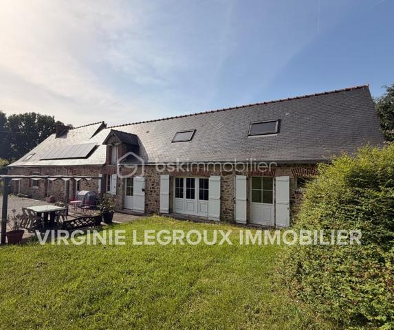 Rare sur la commune de St-Pierre-La-Cour, longère de 145m2 dont 125m2 de plain-pied, située à 2 kms du centre sur une parcelle de plus de 4000m2 avec une pièce d'eau ! Ne tardez pas à lire la suite, j'ai peut-être la maison dont vous rêvez ! 
Vous arriverez par un chemin privé, vous longerez la pièce d'eau pour au bout du chemin découvrir cette maison belle et longue maison en pierre. 
Nous commencerons la visite par le salon-séjour lumineux de 37m2 qui donne accès aussi au jardin. L'escalier tout récemment installé dessert la seule pièce de l'étage, une pièce de 20m2 récente qui sert aujourd'hui de chambre mais qui pourrait aisément devenir une salle de jeux, de sport ou encore un bureau. La charpente a été laissée apparente afin de donner du cachet à cette pièce, et c'est réussi ! 
Nous poursuivrons la visite du rez-de-chaussée avec la cuisine de 17m2, un très beau potentiel pour ses futurs propriétaires, comme sur la simulation que je vous ai mise en photo pour vous aider à vous projeter. 
Un couloir avec placard nous conduit à un wc séparé, une salle d'eau de 5m2 à rénover (comme pour la cuisine, je vous ai joins une photo avec une idée de projet)  et ensuite nous accèdons aux trois chambres qui ont toute la même particularité .... elles ont toutes les 3 un accès direct et privatif au jardin, rare encore ! La première chambre fait 12m2, la seconde 15m2 et la chambre parentale fait 22m2. Cette dernière a été séparée par un dressing. 
Vous souhaitez plus grand ? C'est possible puisque 60m2 de combles sont encore aménageables. 
Coté rangement, attenant et accessible par le salon-séjour et par une porte extérieur, vous découvrirez une buanderie arrière-cuisine de 22m2 (non comptabilisée dans la surface habitable). 
Le mode de chauffage de cette maison est un insert bois avec une soufflerie qui distribue la chaleur dans les pièces. 
Toutes les menuiseries sont en pvc double vitrage, elles ont été changées en 2017. La toiture et l'isolation des combles ont été refaits en 2010. La taxe foncière est de 590€.
Intéressant, depuis 2023 la maison est équipée de 7 panneaux solaires avec autoconsommation et revente du surplus ! 
La maison a un puits. La fosse septique est non conforme. 
Coté extérieur, vous pourrez profiter en toute tranquillité sans aucun vis à vis d'une parcelle d'environ 4300m2 avec une petite dépendance en pierre idéale pour un garage et belle surprise... une pièce d'eau pour les amateurs de partie de pêche en famille ou entre amis. 
Vous souhaitez un peu plus de terrain ? C'est possible, les propriétaires peuvent céder une parcelle constructible attenante d'environ 2000m2... . 
Alors, cette maison semble correspondre à vos critères de recherche ? 
Ne tardez pas, appelez-moi pour d'éventuels renseignements complémentaires et peut-être fixer une visite !
Et n'oubliez pas, Saint-Pierre-La-Cour est une commune dynamique de 2300 habitants avec une école privée, une école publique, un collège privé, un pôle enfance jeunesse, mais aussi, médecins, dentiste, kiné, centre de soins infirmiers, ostéopathes, orthophoniste, psychologue, sage-femme,  pharmacie, infirmières libérales ainsi que de nombreuses infrastructures sportives, des commerces (supérette, boulangerie, boucherie, coiffeurs, bar, etc), avec son accès rapide à l'axe Rennes-Laval et à l'autoroute ainsi que sa gare ferroviaire avec ses arrêts quotidiens.