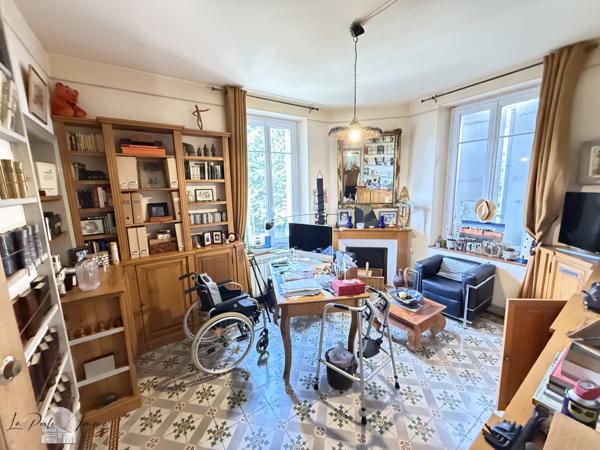 Villeneuve-les-Corbières (11360) Maison de Maître F6 de 460 m2 avec piscine et terrain de 1350 m2