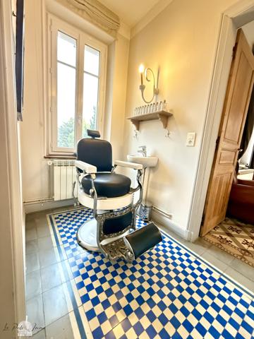 Villeneuve-les-Corbières (11360) Maison de Maître F6 de 460 m2 avec piscine et terrain de 1350 m2