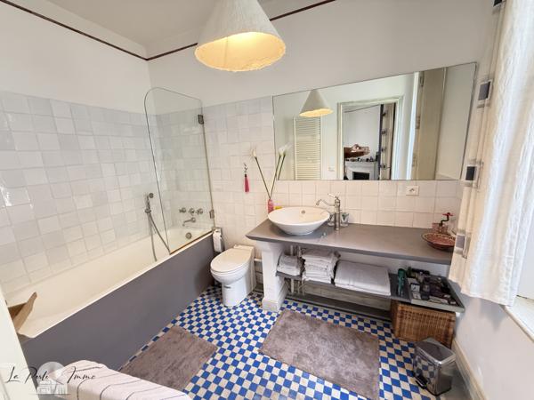 Villeneuve-les-Corbières (11360) Maison de Maître F6 de 460 m2 avec piscine et terrain de 1350 m2