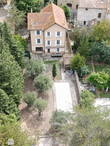Villeneuve-les-Corbières (11360) Maison de Maître F6 de 460 m2 avec piscine et terrain de 1350 m2