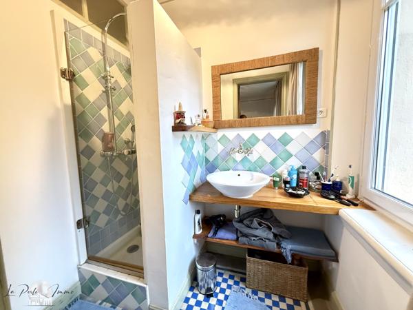 Villeneuve-les-Corbières (11360) Maison de Maître F6 de 460 m2 avec piscine et terrain de 1350 m2