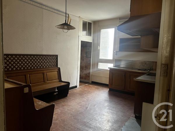 Appartement F4 à vendre  6 pièces - 153,68 m2 PARTHENAY - 79