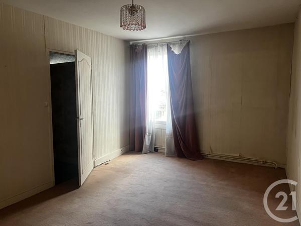 Appartement F4 à vendre  6 pièces - 153,68 m2 PARTHENAY - 79