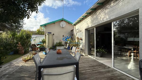 LA ROCHELLE MAISON PLAIN PIED AVEC PISCINE  Lagord