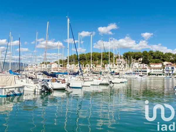 Appartement 2 pièces de 56 m² à Saint-Mandrier-sur-Mer (83430)