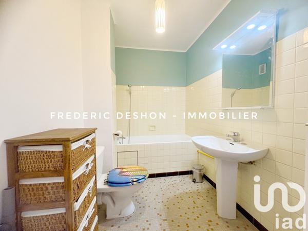 Appartement 2 pièces de 56 m² à Saint-Mandrier-sur-Mer (83430)