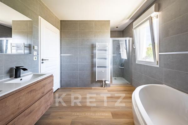 RARE  SUR SECTEUR PRISE - CONTEMPORAINE FAMILIALE AVEC PISCINE - AUX PORTES DE DIJON