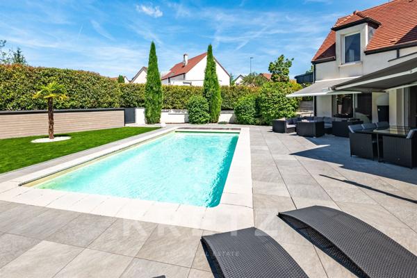 RARE  SUR SECTEUR PRISE - CONTEMPORAINE FAMILIALE AVEC PISCINE - AUX PORTES DE DIJON
