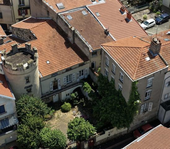 DEMEURE DE CARACTERE AU COEUR DE PLUSIEURS SIECLES D'HISTOIRE