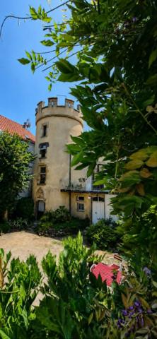 DEMEURE DE CARACTERE AU COEUR DE PLUSIEURS SIECLES D'HISTOIRE