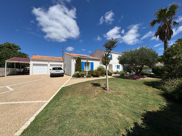 Le Gua - Villa familiale avec piscine et prestations haut de gamme Le gua