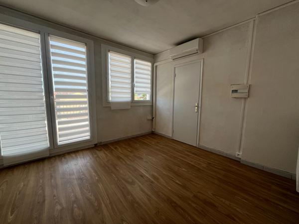 A LOUER - BUREAU SITUE A CAGNES-SUR-MER, AU COEUR DU CENTRE-VILLE
