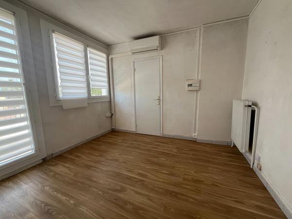 A LOUER - BUREAU SITUE A CAGNES-SUR-MER, AU COEUR DU CENTRE-VILLE