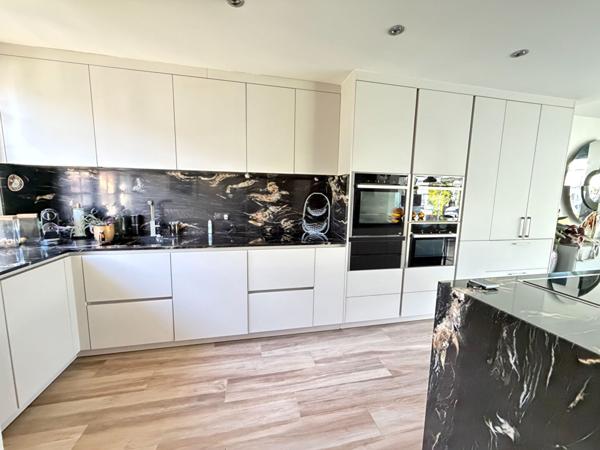 Maison familiale rénovée de 225 m2 - proche gare