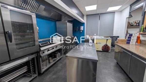 Idéal investisseur ! Immeuble de rapport de 4 logements et un restaurant