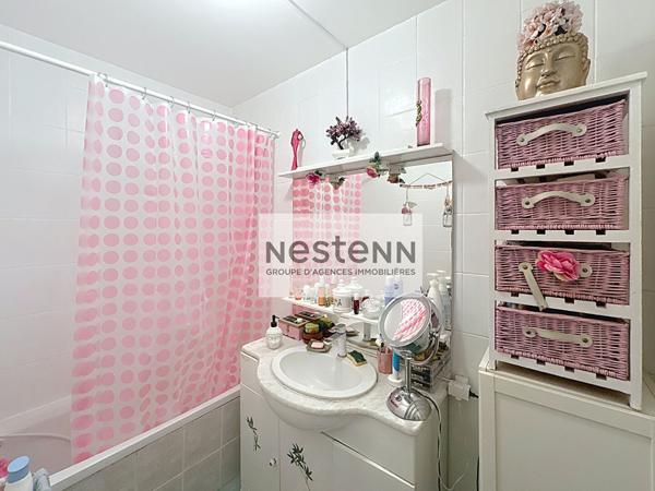 Appartement 3 pièces - balcon - ascenseur - parking.