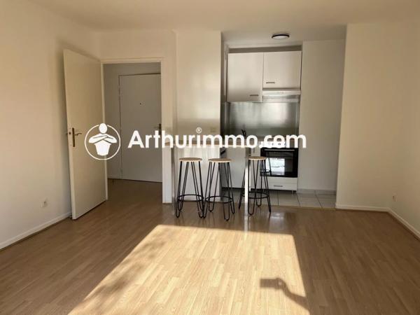 Location                                                      Appartement
                        
                     2 pièces                      35 m2                     à Moissy-Cramayel