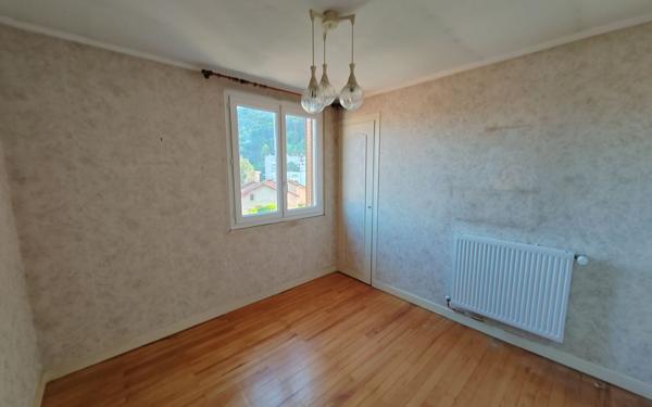 Appartement à vendre    4 pièces • 57,96 m2 Saint-Martin-le-Vinoux