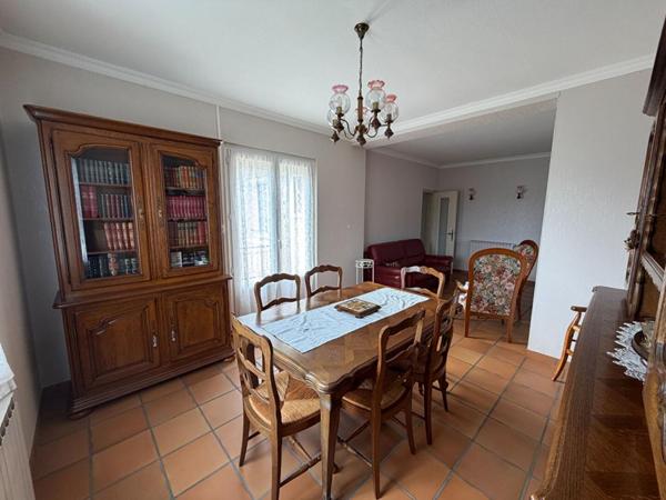 Joli pavillon sur sous sol à Varennes Vauzelles